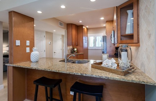 Siesta Key Condo | BEAUTIFUL & IMPECCABLY MAINTAINED BEACHFRONT CONDO ON USA’S #1 SIESTA KEY BEACH