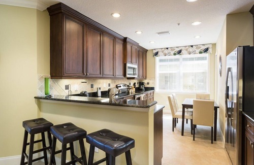Reunion Condo | Beautiful Luxury Condo with Upgraded Kitchen! Only Minutes to Disney
