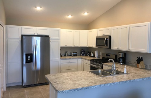 Wildwood House | Beautiful New 2/2 Villa w/Golf Cart, BBQ, 2 Bikes, & WiFi!