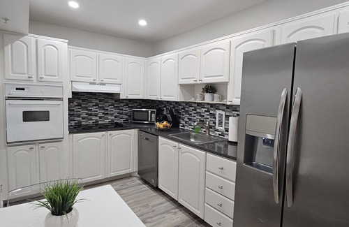 Hollywood South Central Beach Apartment | Beautiful Ocean-View, 16th floor, apartment, right ON THE Beach.