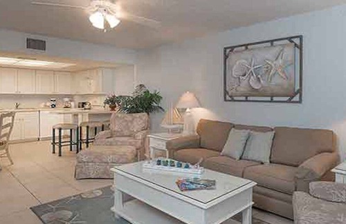 Bradenton Beach Apartment | Beautiful studio unit at resort, sleeps 2