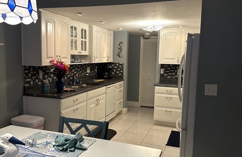 Daytona Beach Shores Condo | Beautiful Spacious, No Drive Beach, 3B/2B, Ocean View, Pets OK! Oceanfront Pool