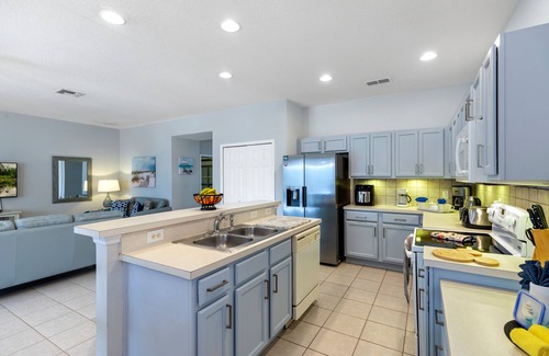 Watersong Villa | Beautiful Villa with South Facing Pool and Spa, and Lake View
