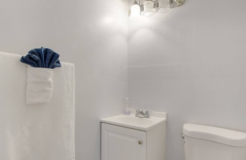 Florida North Atlantic Coast House | Beautifully #2Renovated Palm Beach Gardens Apartment2