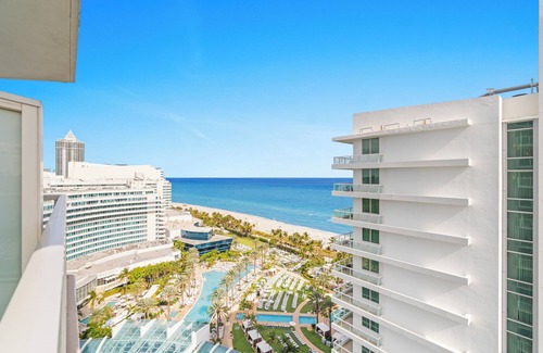Mid Beach Condo | Best Rates! Remodeled Fontainebleau Tresor Ocean View Jr Suite with Spa Passes