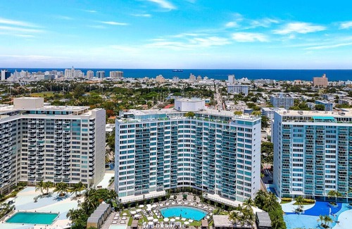 West Avenue Apartment | Best View Studio in South Beach With Bay View
