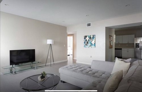 Buena Vista House | BIG BEAUTIFUL HOUSE 10 MIN FROM SOUTH BEACH