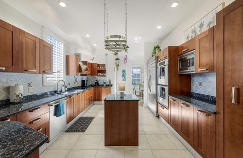 Bonita Springs House | BONITA BEACHFAMILY MANSION 4 BED3.5BATH CUSTOM NEW POOL OUTDOOR KITCHEN BBQ