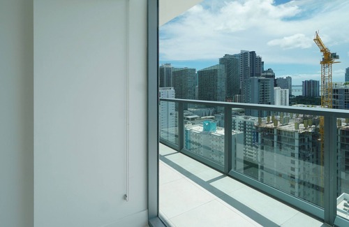 The Roads Apartment | Brand New 1/1 Apartment in Brickell with parking