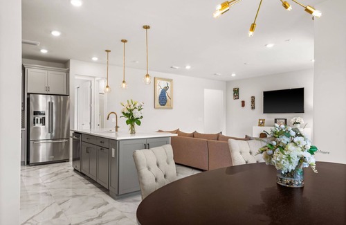 Naples House | Brand New Luxury 5 Bedroom Home with Private Pool