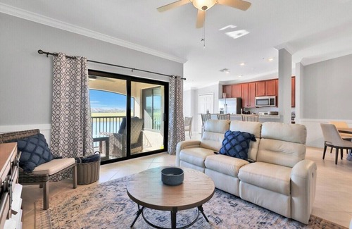Lakewood Ranch Condo | Breathtaking 3 BR condo with lake views in Lakewood National Golf Club - Shades Of Summer