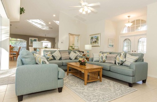 Central Naples House | Briarwood- Tivoli Lane with Fountain View
