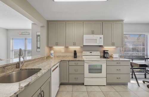 Butler Beach Condo | Bright and Spacious 2 bedroom Ocean Front Condo - Top Floor End Unit