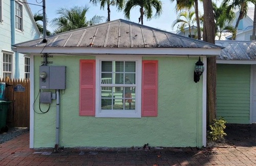 Historic Seaport Cottage | Cabin ∙ 1 bedroom ∙ 2 guests