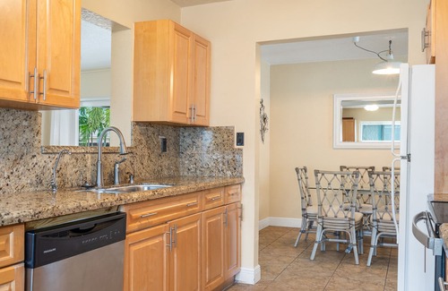 Dania Beach House | Casa Del Sol - 3 bdrms, 2 baths - Heated Pool