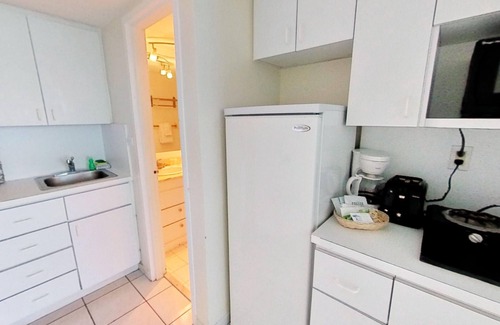 Mid Beach Condo | Castle 1033 Ocean view studio, Pool and Beach Access, FREE Parking, Tennis and more!