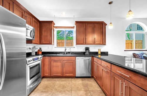 Coconut Grove House | Center Grove | Lush & Spacious 3BR New Home