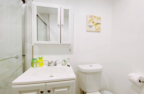 Coconut Grove Apartment | Central Miami Studio w/Parking - Coconut Grove