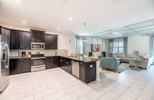 Davenport House | "Champions Getaway" - Movie Theatre & Game Room