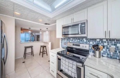 Feather Sound Condo | Charming 2-bedroom condo with Ocean View, AC, WiFi in gorgeous Clearwater