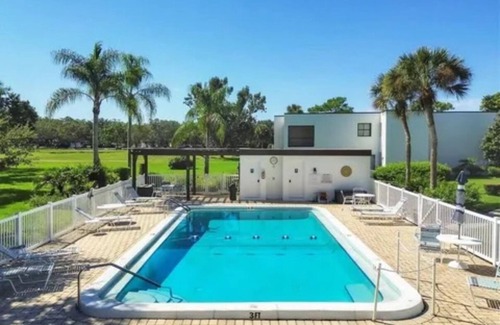 The Meadows Condo | Charming 2-bedroom condo in lovely Sarasota near UTC