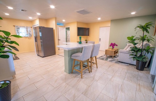Trailer Estates House | Charming 3-bedroom cottage in awesome Bradenton's Private Sport Complex