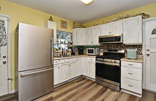 Mount Dora House | Charming Mount Dora Cottage Getaway – Walk to Lake & Downtown!