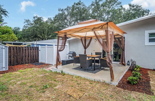 Crystal Beach House | Charming, Renovated 3-bedroom house with AC and WiFi in Palm Harbor