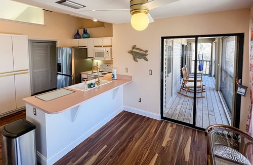 Dinkins Bayou House | Charmingly colorful home with deck, beach gear, AC & W/D - dog-friendly