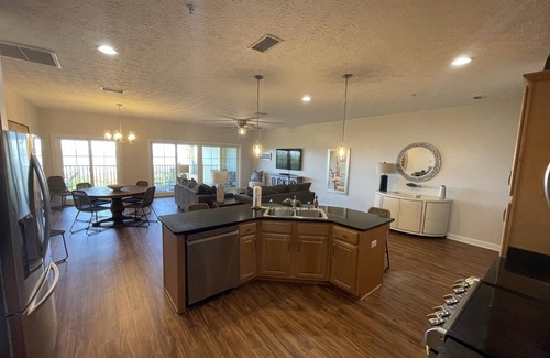 Cape San Blas Condo | CLUB AT CAPE SAN BLAS Gulf Front Condo w/Community POOL and HOT TUB