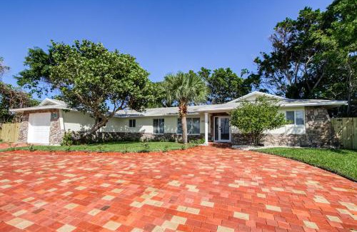Juno Beach House | Coastal Bliss