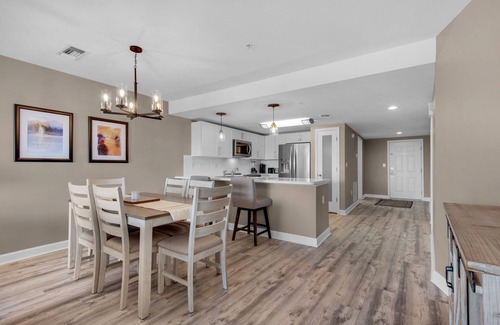 Miramar Beach Condo | Coastal Chic 2/2 Close to the Beach! Sleeps 6!