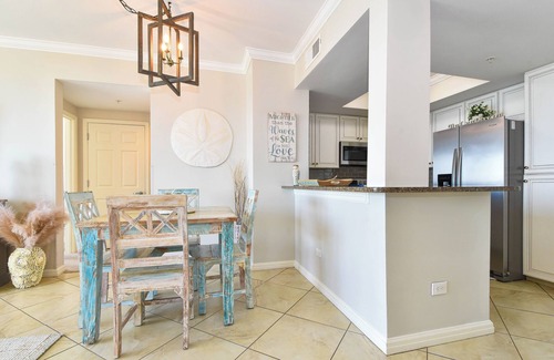 Fort Walton Beach - Destin Condo | Coastal chic beachfront condo w/updates & private balcony!
