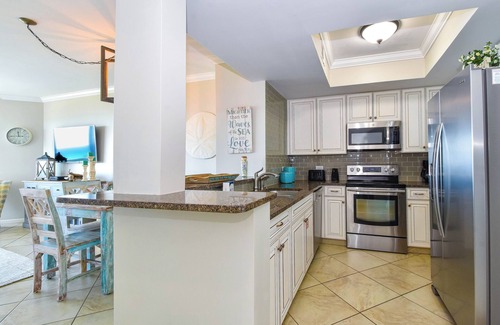 Fort Walton Beach - Destin Condo | Coastal chic beachfront condo w/updates & private balcony!