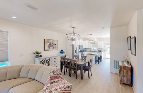 Holiday Beach House | Coastal-chic escape with bikes, enclosed backyard/shaded patio & Big Green Egg