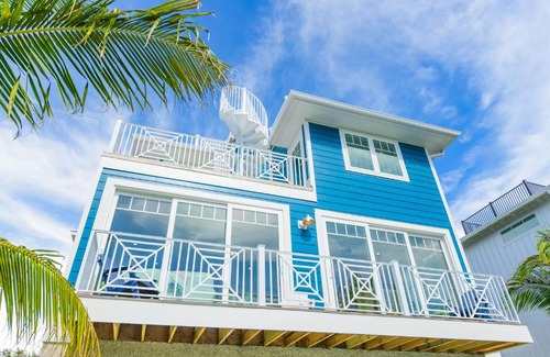 Anna Maria House | Coastal Queen by AMI Locals
