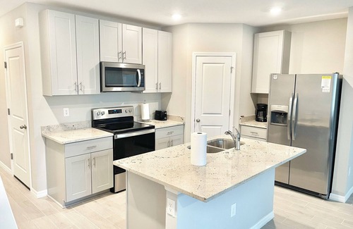Laurel House | Comfortable 3-Bedroom Home – Sleeps 7 – Perfect for Vacation in Nokomis, FL