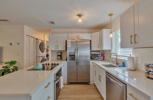 Dunedin Condo | Comfy King Beds Spotlessly Clean 1 Mi 2 Honeymoon Isl Beach Pass Included 4 Stay