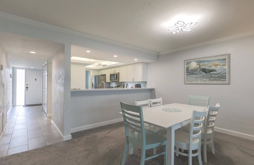 Sanibel Condo | Compass Point 162 - Direct Gulf Views!
