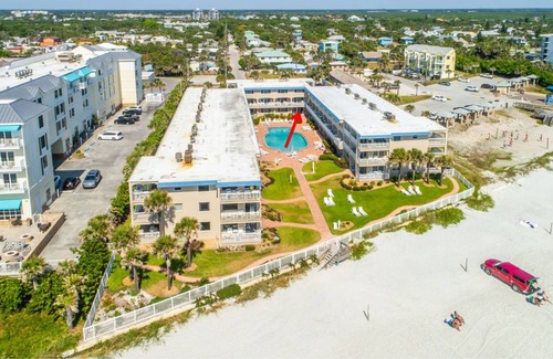 New Smyrna Beach Condo | Condo ∙ 2 bedrooms ∙ 6 guests