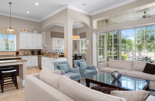 Reunion House | Contemporary Luxury Pool Home! Cinema, Pool Table - Close to Disney!