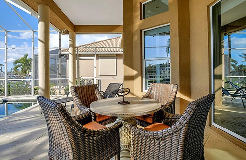 Marco Island House | COPPERFIELD - Western Waterfront, Walk to the Beach !!