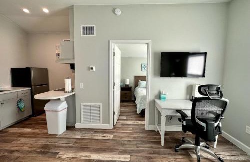 Tavares House | Cottage 23, The Lighthouse - Dora Canal Court - a downtown, waterfront community