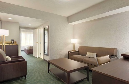 Vero Beach Hotel | Country Inn & Suites by Radisson, Vero Beach-I-95, FL