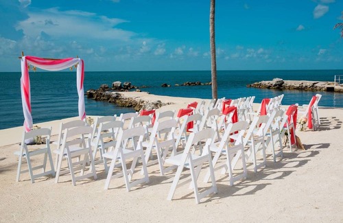 Marathon Hotel | Courtyard by Marriott Marathon Florida Keys