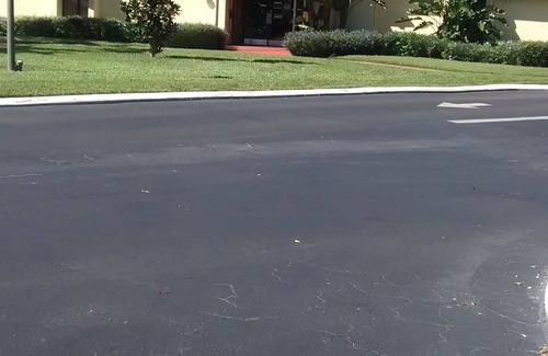 Pinellas Point Condo | Cozy 2-bedroom condo in enjoyable St. Petersburg with AC, fitness room