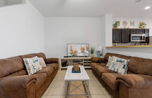 Crestwynd Bay House | Cozy 3BDR House near Disney - AL