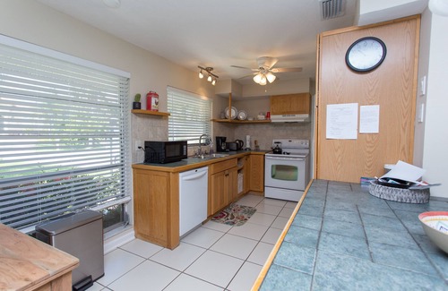 Yacht Club House | Cozy Beach House on Yacht Club- Pool Heated w/fee, walkable to the beach