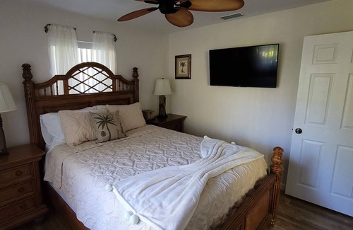 Lighthouse Point House | Cozy Beach Themed House in Lighthouse Point, FL