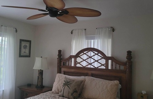Lighthouse Point House | Cozy Beach Themed House in Lighthouse Point, FL